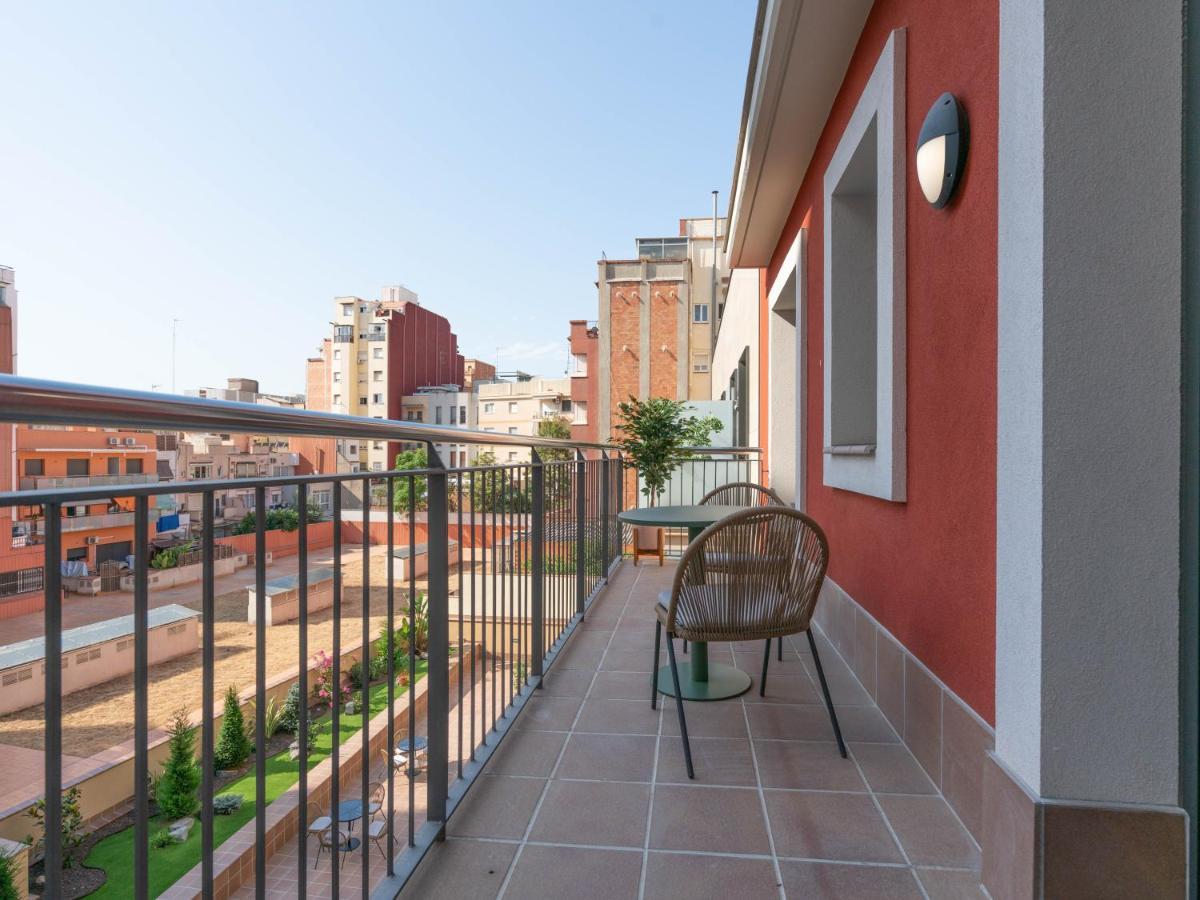 Limehome Barcelona Carrer De Besalu 90 - Estancia Temporal Exteriör bild