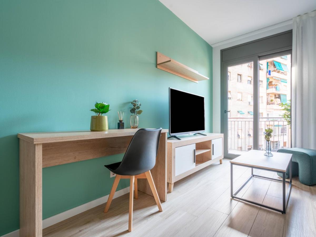 Limehome Barcelona Carrer De Besalu 90 - Estancia Temporal Exteriör bild