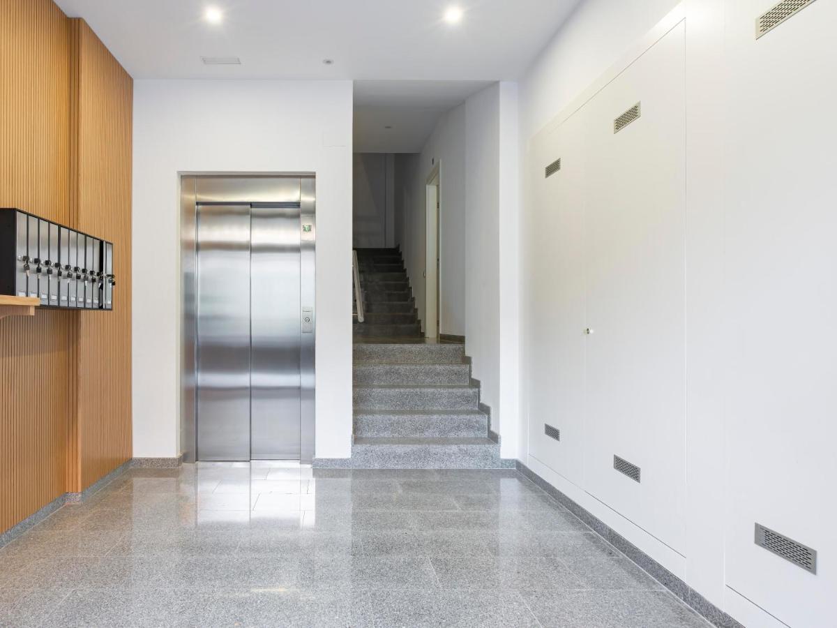 Limehome Barcelona Carrer De Besalu 90 - Estancia Temporal Exteriör bild